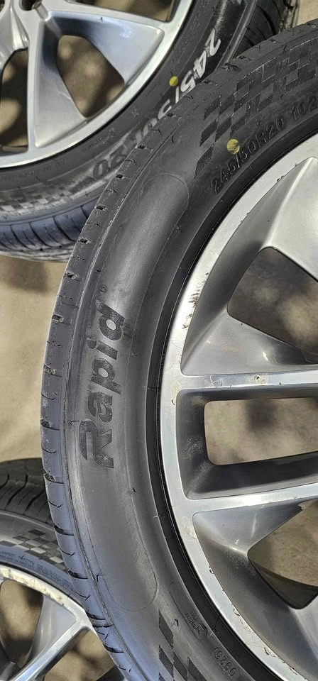 Ford Edge OEM Rims with All Season Tires 245/50R20 - photo 2