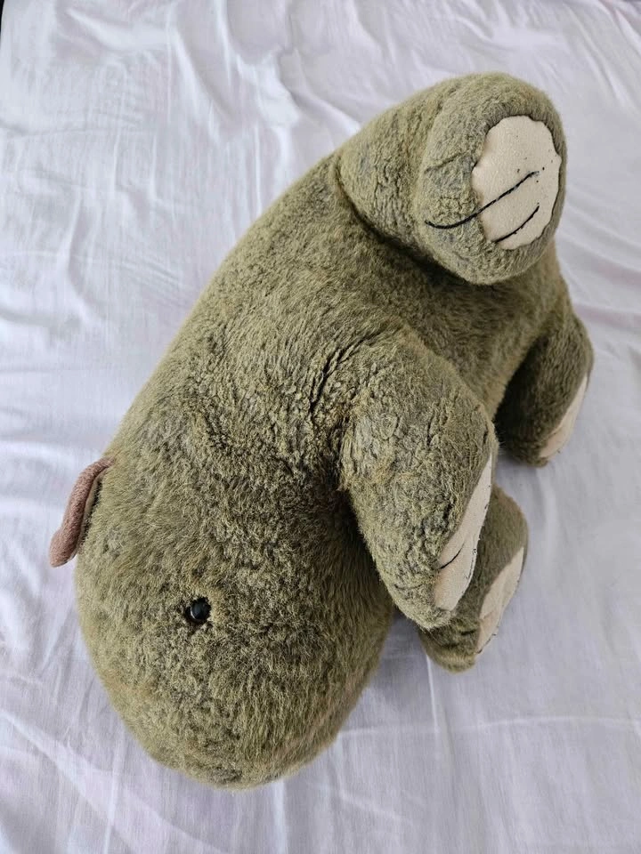 Large Disney Pooh Bear & Realistic Wombat Plushie - photo 2