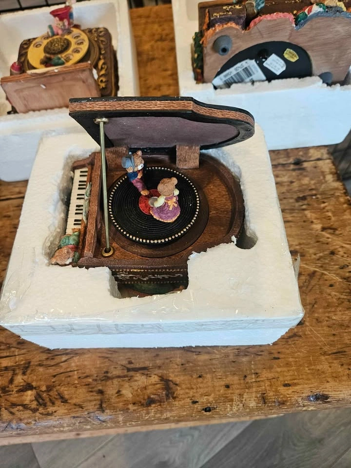 Music boxes - photo 3