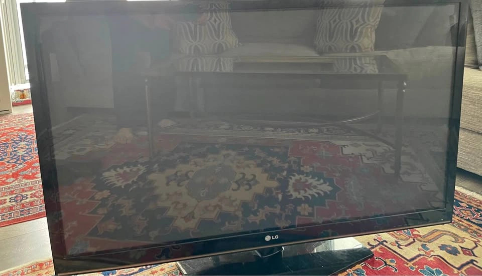 LG TV *NEED GONE*