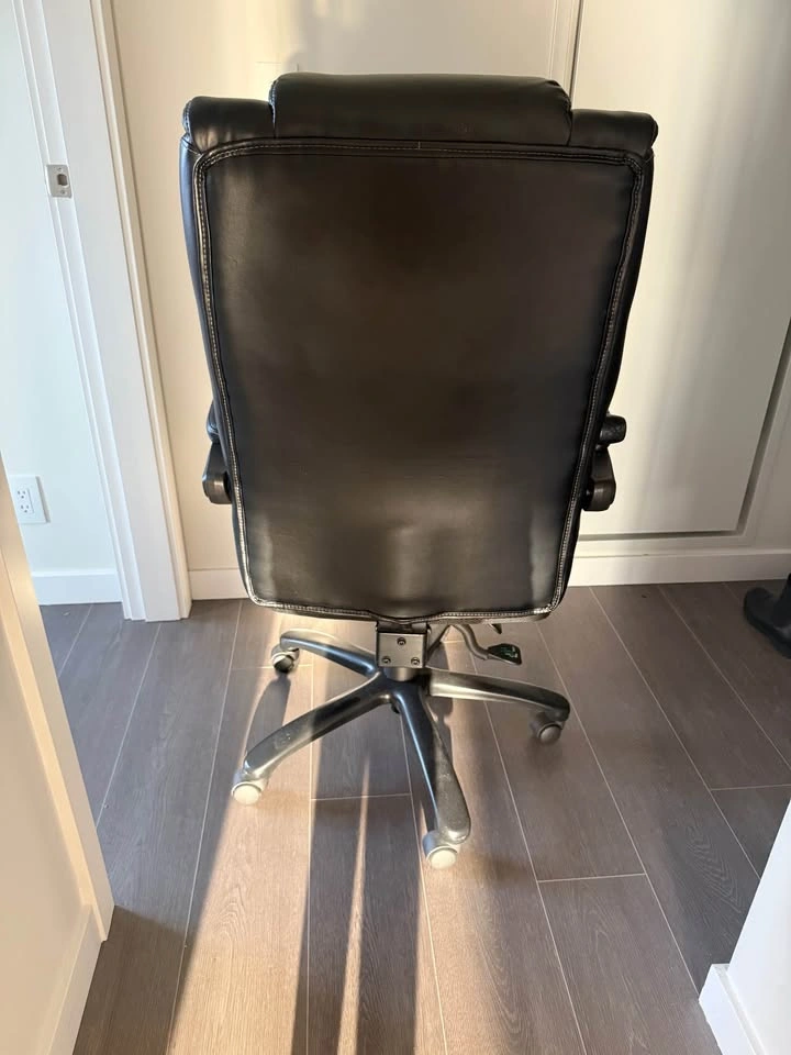 Office Chair - photo 2