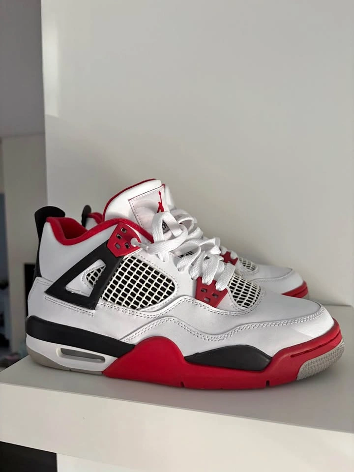 Jordan 4 Retro Fire Red