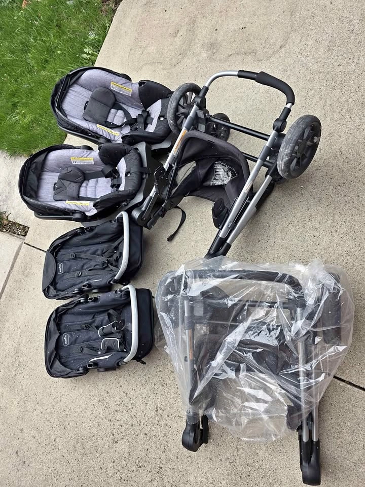 Evenflo Pivot Expand Double Stroller