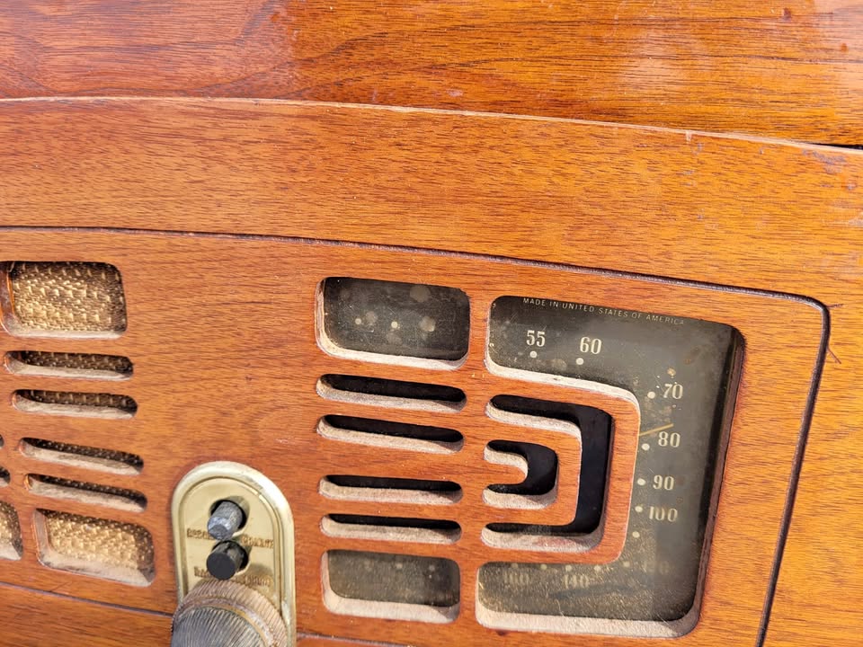 Vintage Zenith Wooden Tube Radio and Tube amp 1950