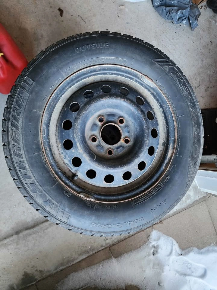 205 65 R15 TIRES - EXCELLENT CONDITION - photo 2
