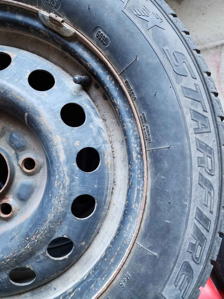 205 65 R15 TIRES - EXCELLENT CONDITION - photo 4