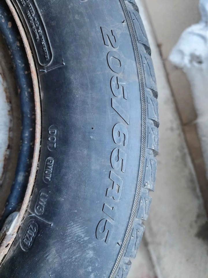 205 65 R15 TIRES - EXCELLENT CONDITION - photo 5