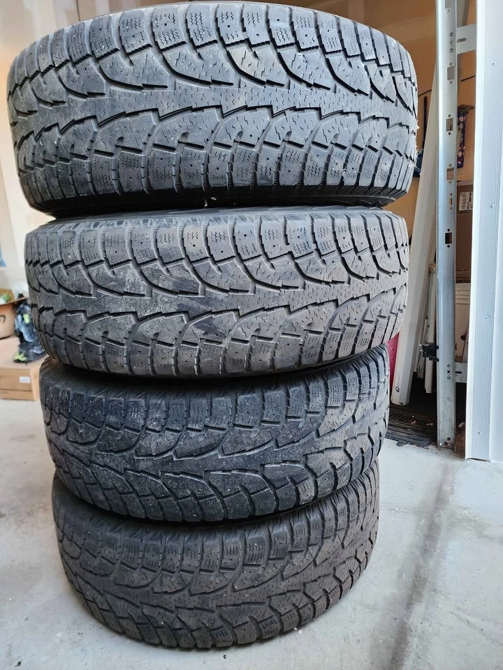 245 65 R17 Wheels Hankook Tires - Excellent Condition - photo 2