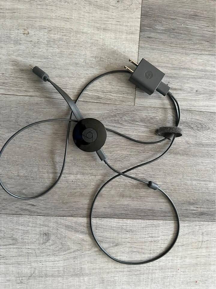 Google Chromecast with power adapter