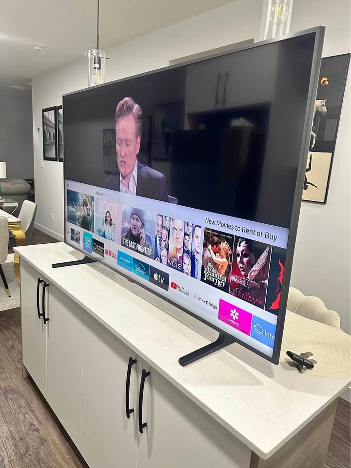 55-Inch Samsung 4K Smart TV – Like New