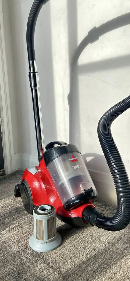 Bissell Zing II Bagless Canister Vacuum