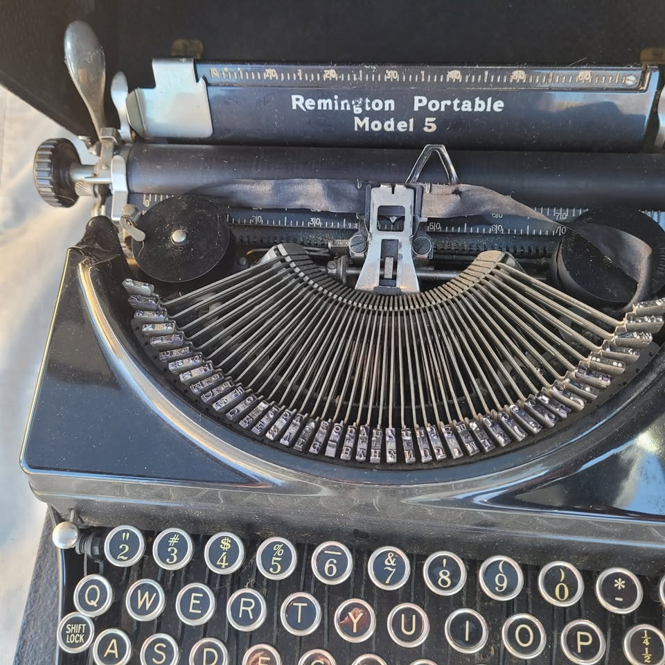 Remington portable Typewriter 1935 - photo 4