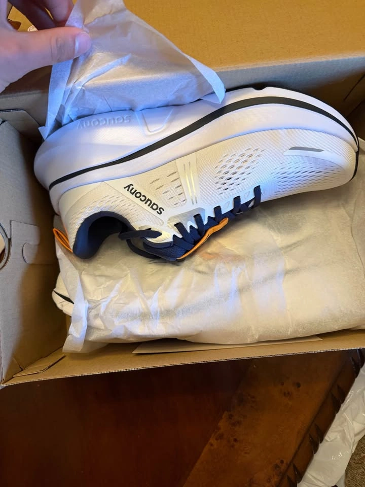 Brand New Saucony Guide 18 Men's Running Shoes White/Navy Size 7 - photo 2