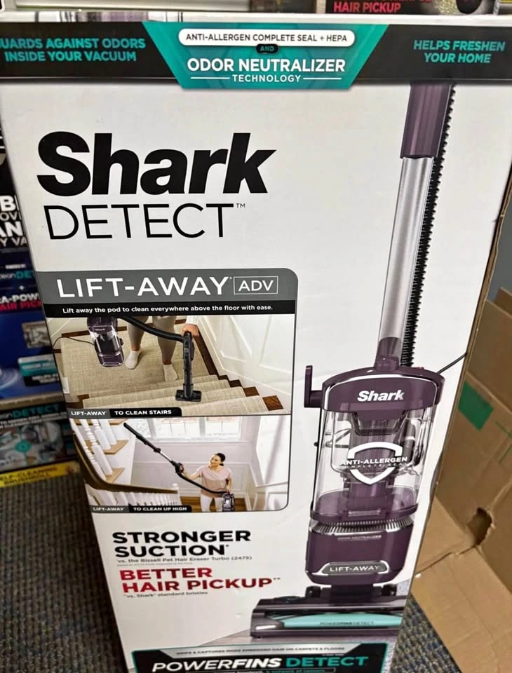 BRAND NEW Shark Detect Lift Away ADV Upright Vacuum LA490 Pet Fr