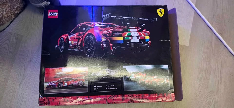 LEGO Technic Ferrari 488 GTE AF Corse #51 - photo 2