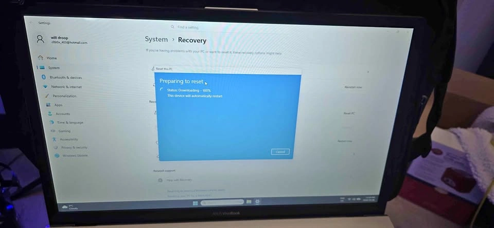 17.3" ASUS VivoBook X712J - i5 / Clean Install / Case Inc