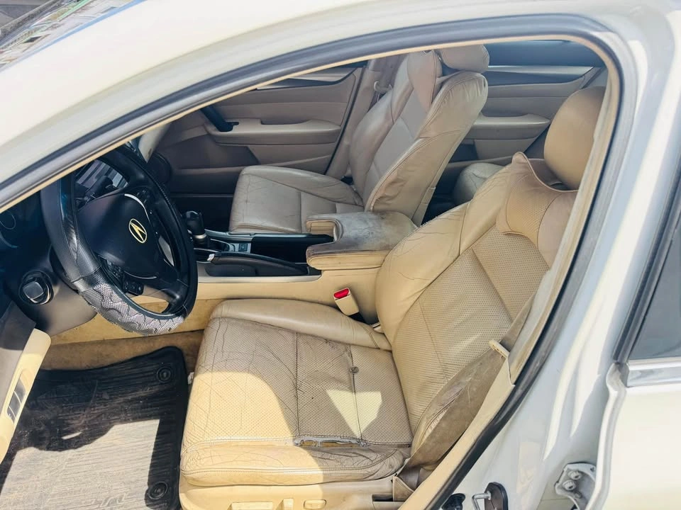 2009 Acura TL 2.5 Sedan 4D - photo 4