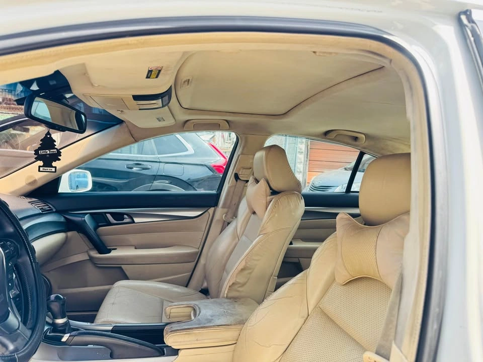 2009 Acura TL 2.5 Sedan 4D - photo 5