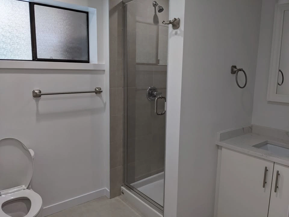 2 Beds 1 Bath - House for Rent - photo 4