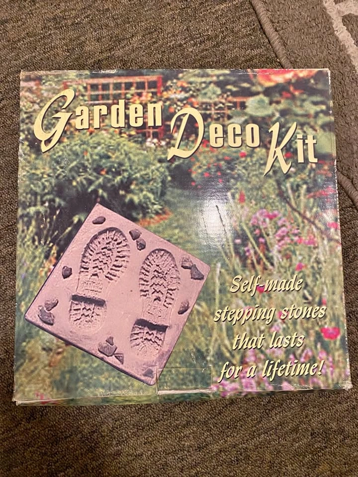 Vintage Garden Deco Kit – Brand New Sealed DIY Stepping Stone Ki