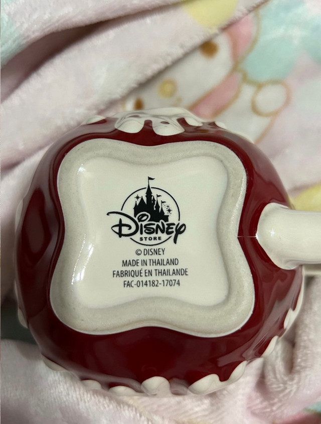 Disneyland Snow White poison apple mug - photo 4
