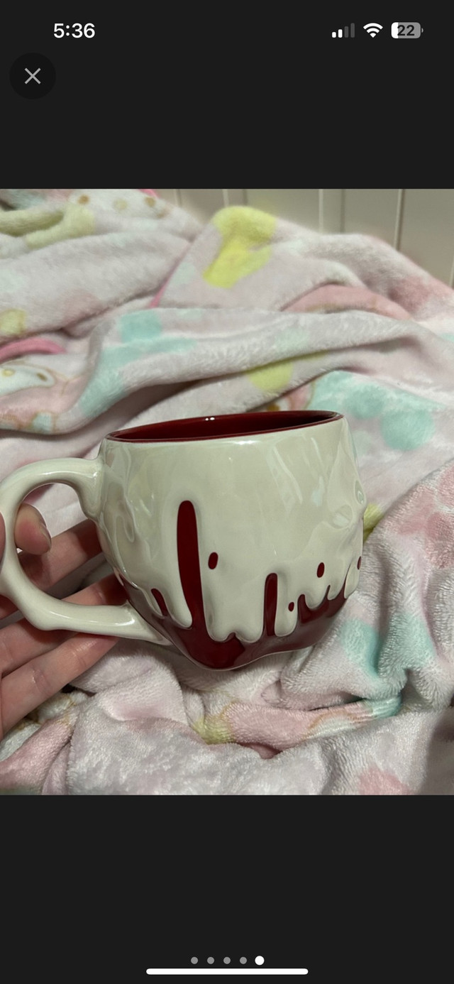 Disneyland Snow White poison apple mug - photo 5
