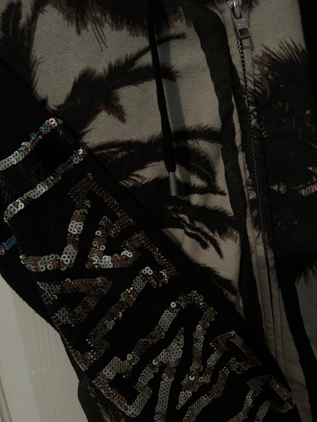 Victoria’s Secret pink golden palm tree black sweater - photo 3