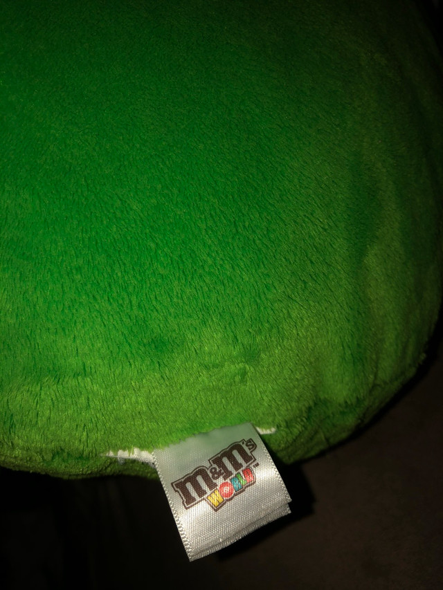 M&M world pillow - photo 3