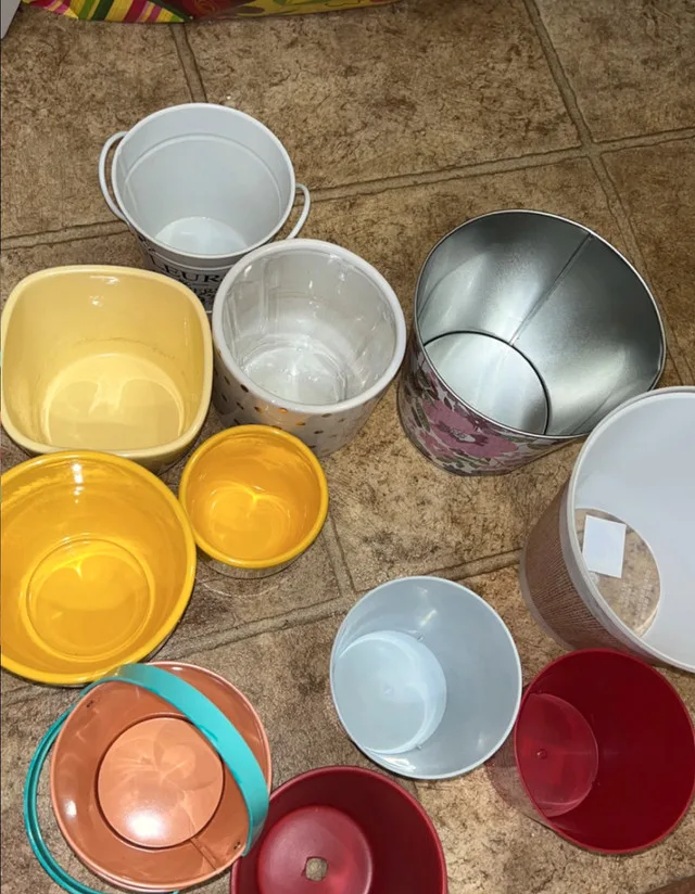 Plant pots and vases image indicator(4)