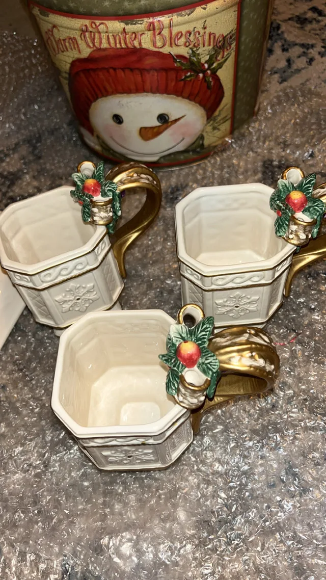 Fitz and Floyd christmas handcrafted china image indicator(3)