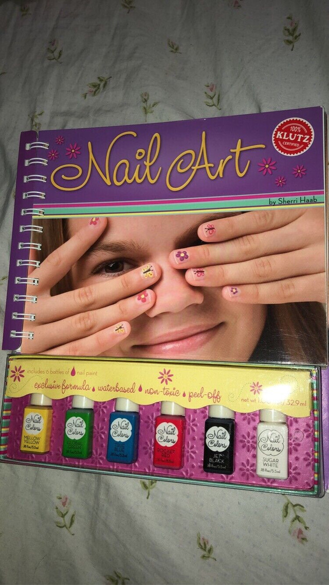 Nail art book