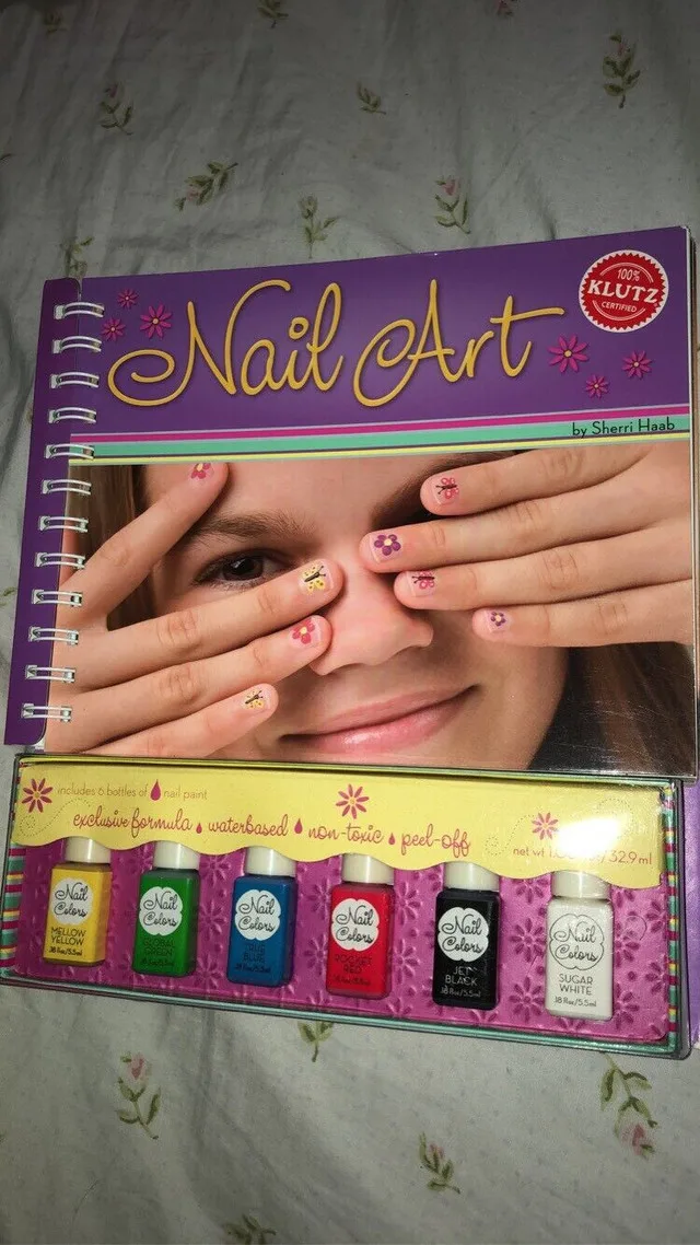 Nail art book