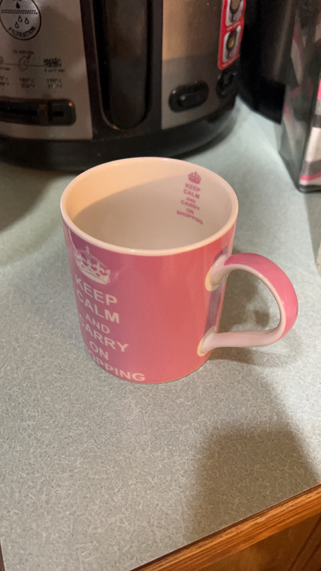 Keep calm and carry on shopping mug - photo 4