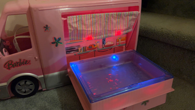 Barbie RV camper with musical hot tub - photo 2