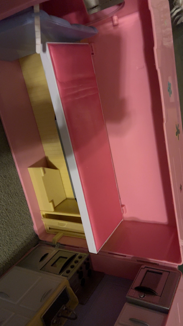 Barbie RV camper with musical hot tub - photo 4