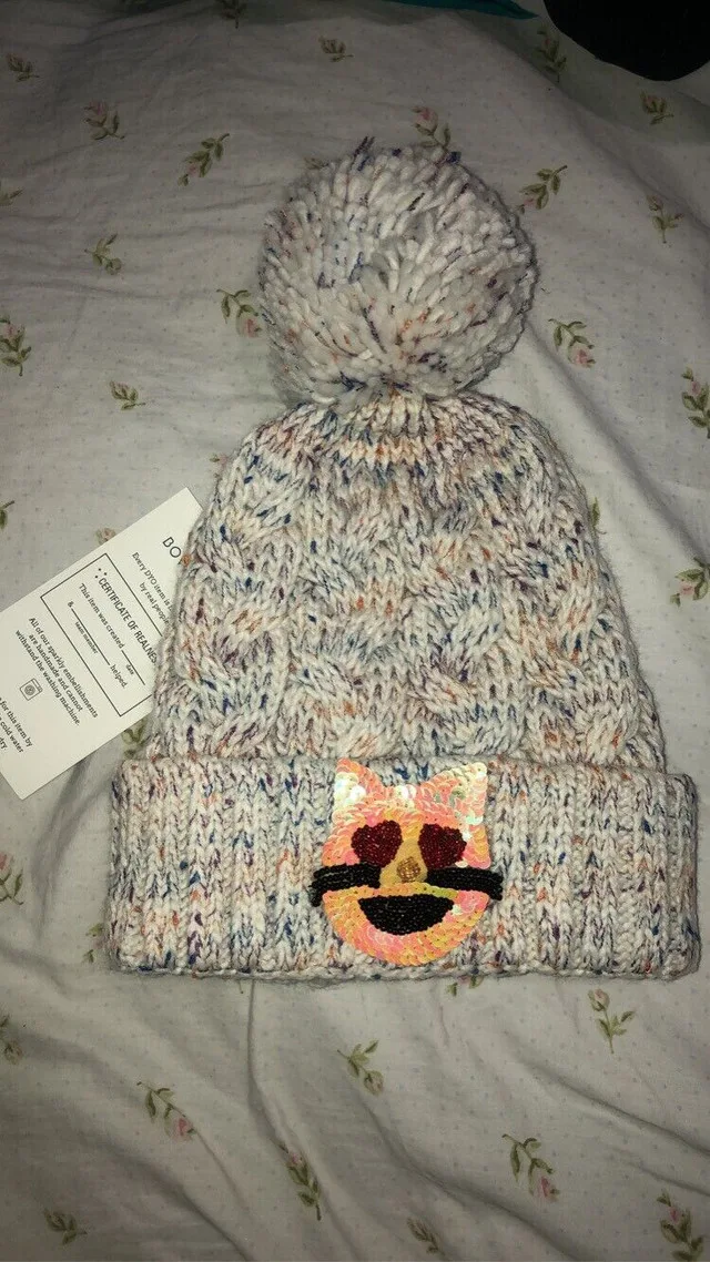 Pom Pom cat winter toque knit hat