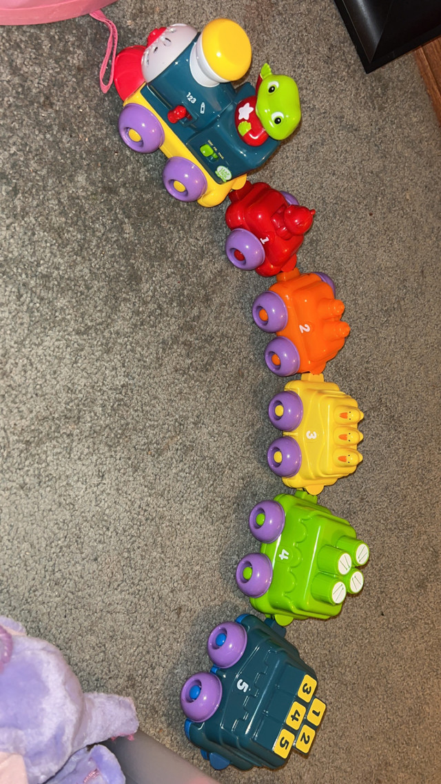 Leap frog magnetic number train set