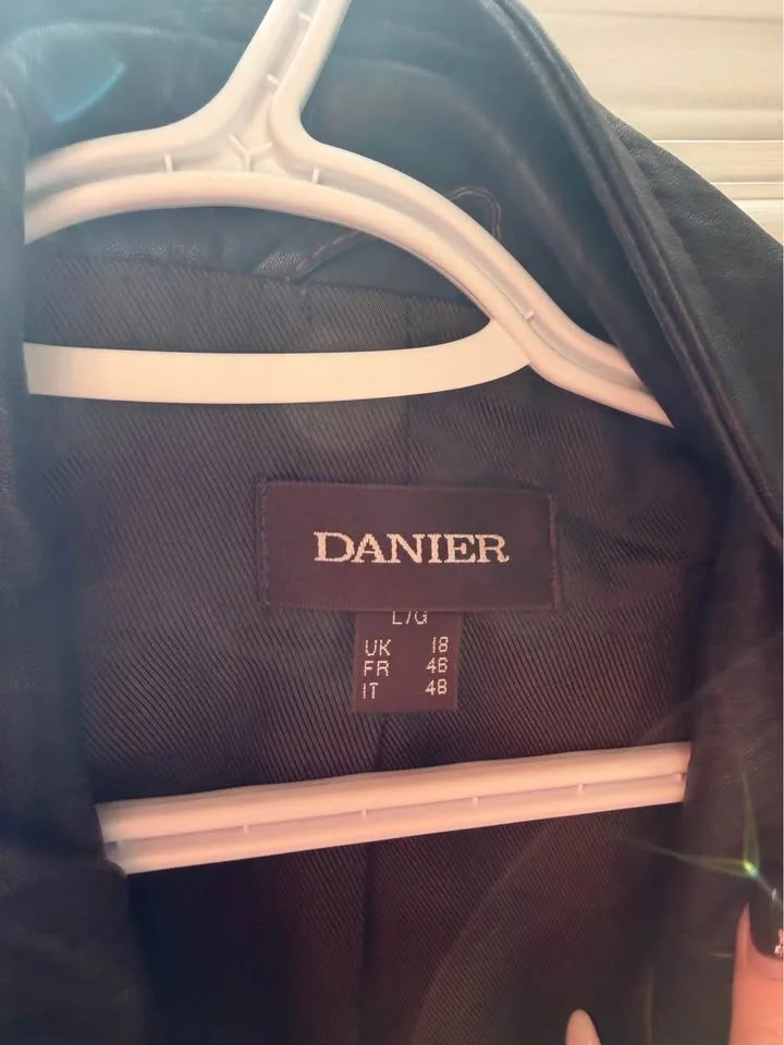Danier Genuine Leather Jacket - photo 3