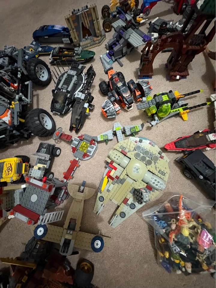 Giant Lot of Lego Sets & Bulk (Ninjago, Marvel, Minecraft, Etc.) - photo 3
