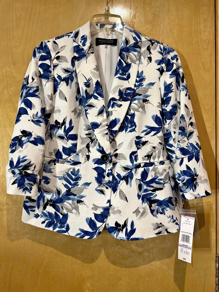 Women's Suit & Blazer