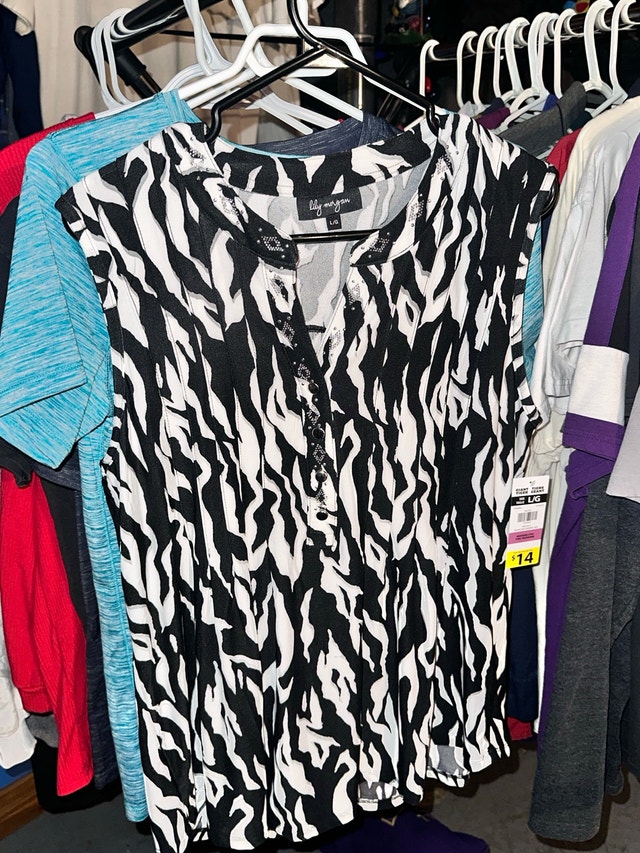 Women's Shirts - $1 Each - photo 4
