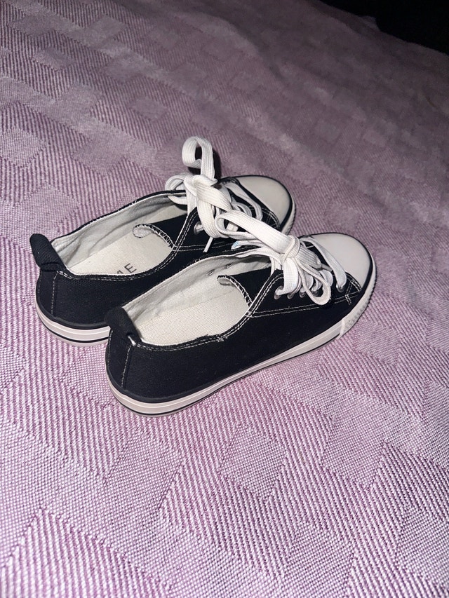 my style black sneakers size 7 - photo 2