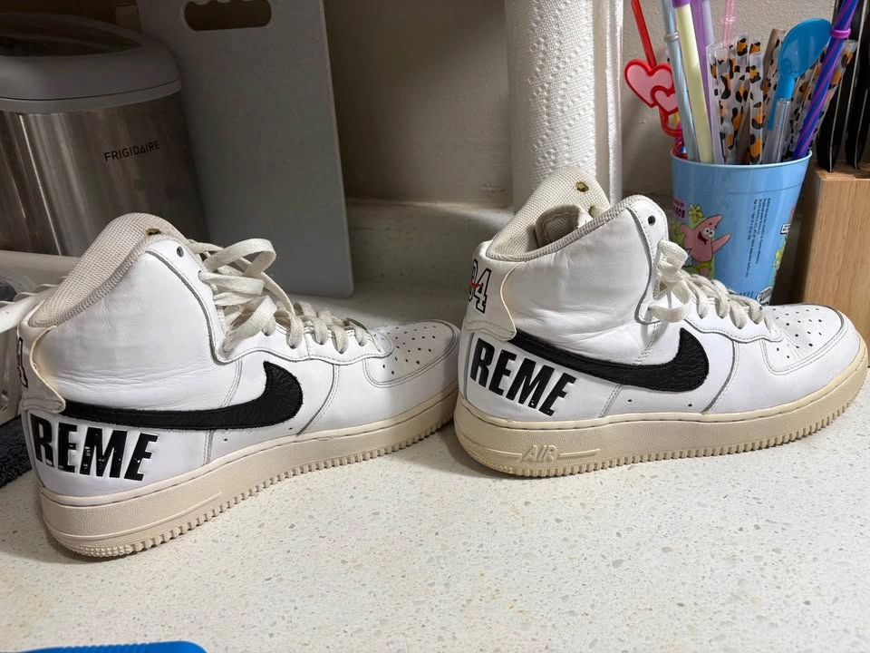 Supreme x Nike Air Force 1 High Size 9 - photo 2