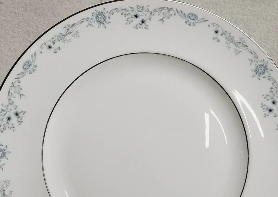 Royal Doulton "Angelique" Dinner Plates w/ Blue Flowers 10 5/8” - photo 3