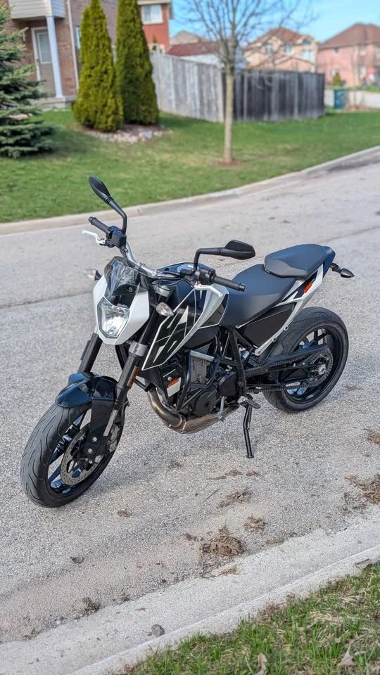 2018 KTM 690 Duke - photo 3