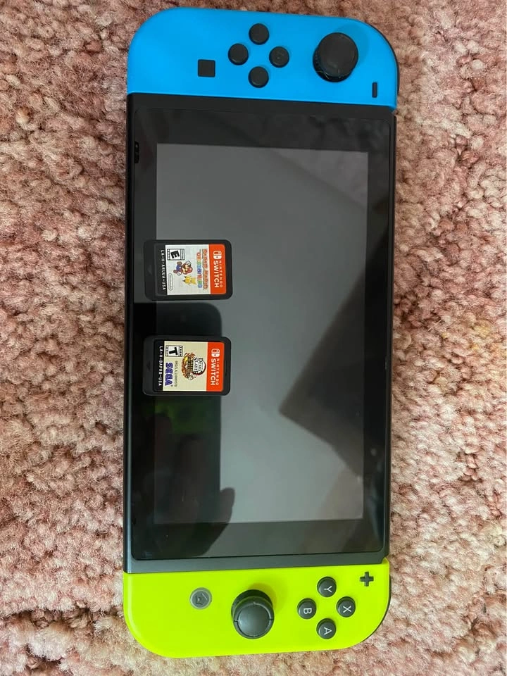 Nintendo Switch Bundle + 2 Games + Extra Controller - photo 4