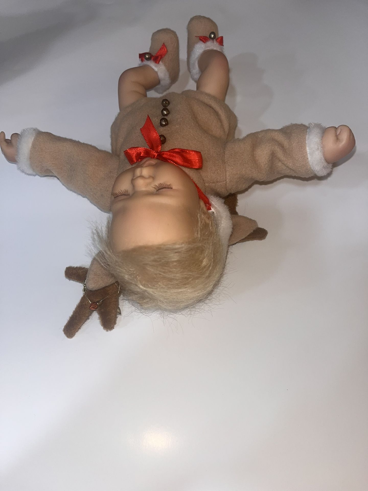 Ashton Drake Sandy Faber "Ringle Deer" Doll - photo 4