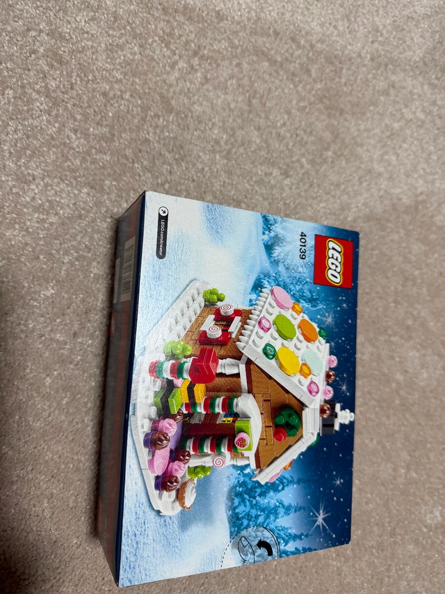 LEGO Gingerbread House 2015 Christmas Set - photo 2