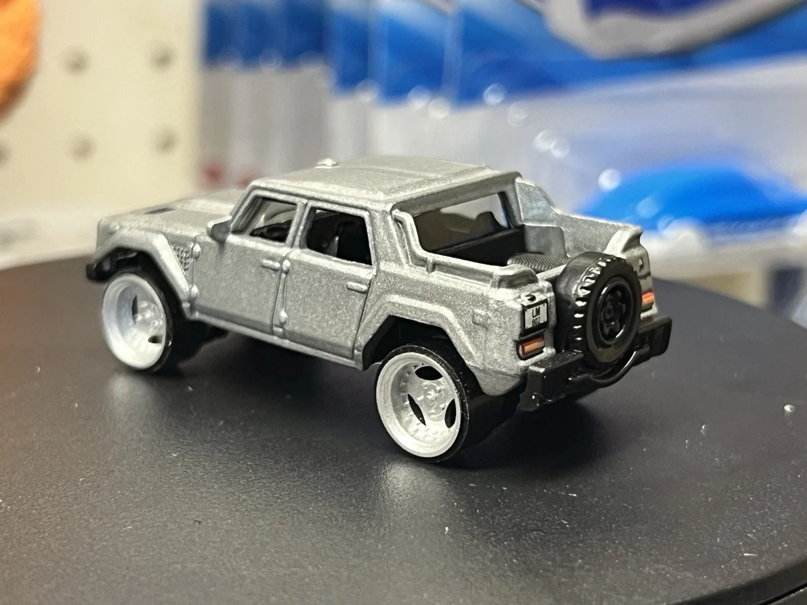 CUSTOM Matchbox Lamborghini LM002