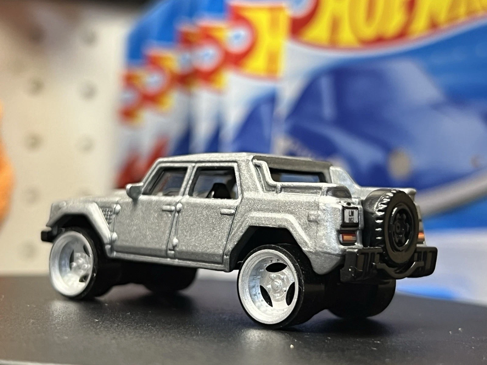CUSTOM Matchbox Lamborghini LM002 - photo 4